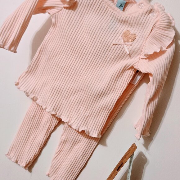 Charlotte & Star pink heart ribbed ruffle 2 piece set 0/3m and 6/9m - Picture 4 of 5